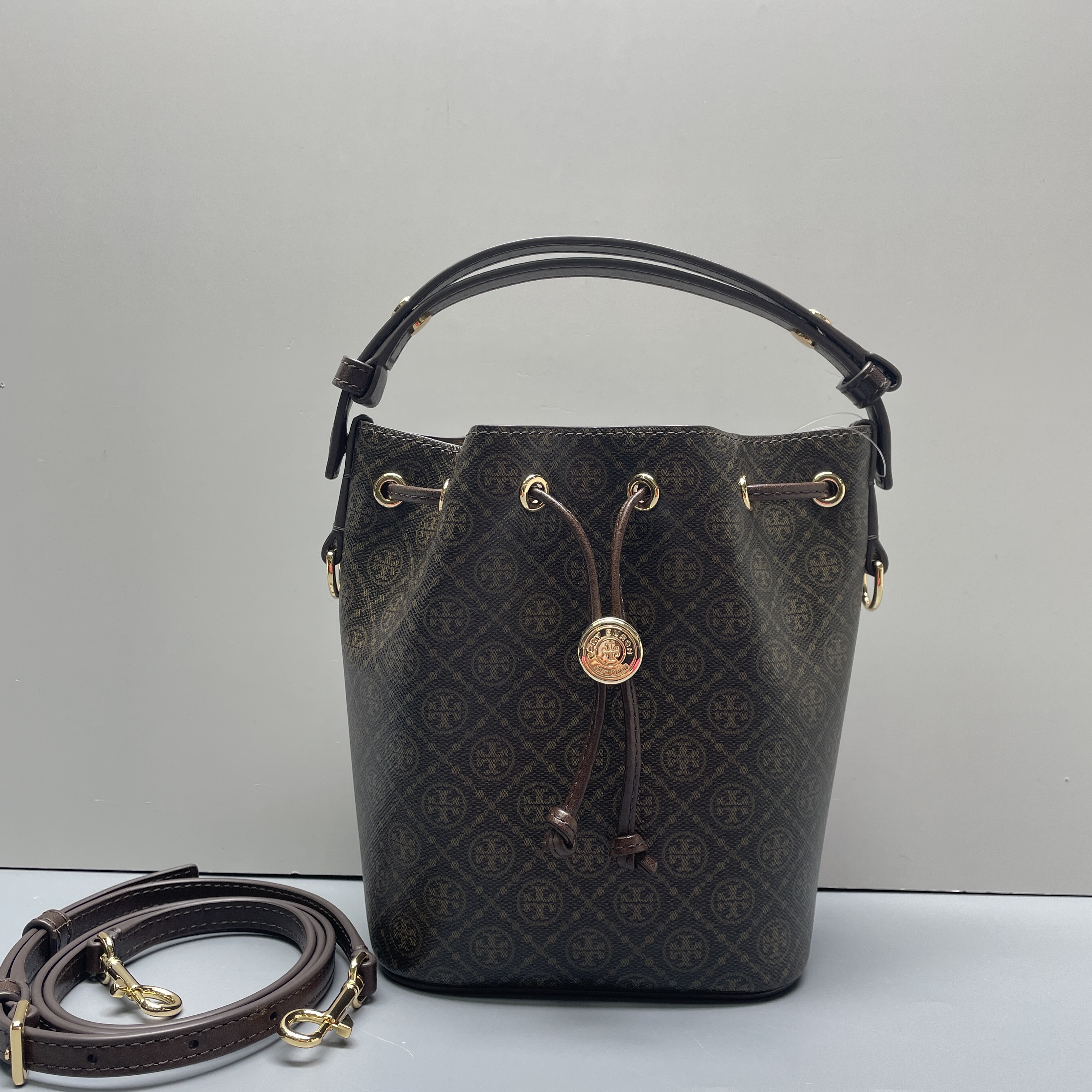 99新 TORY BURCH/汤丽柏琦 小林黑咖新款水桶包14*18*9cmB122902