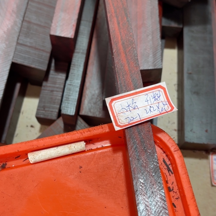 紫檀木类端景台小**?