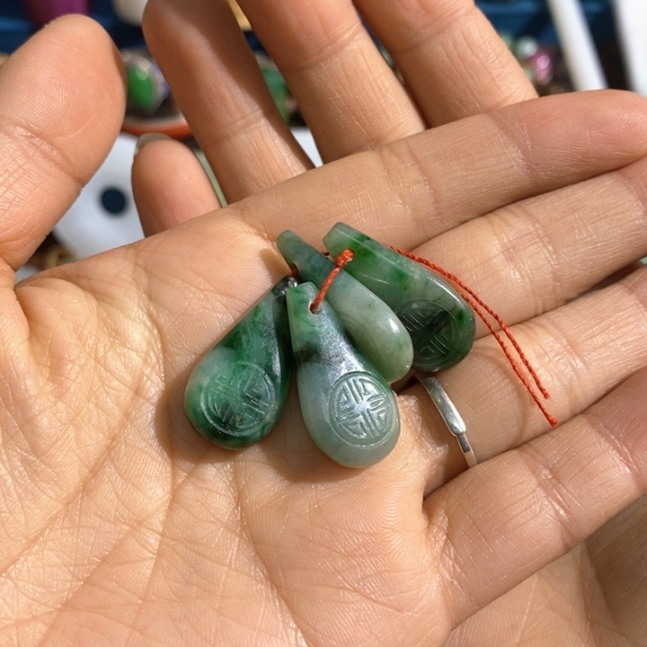 翡翠颈饰未镶嵌精美翡翠非常漂亮