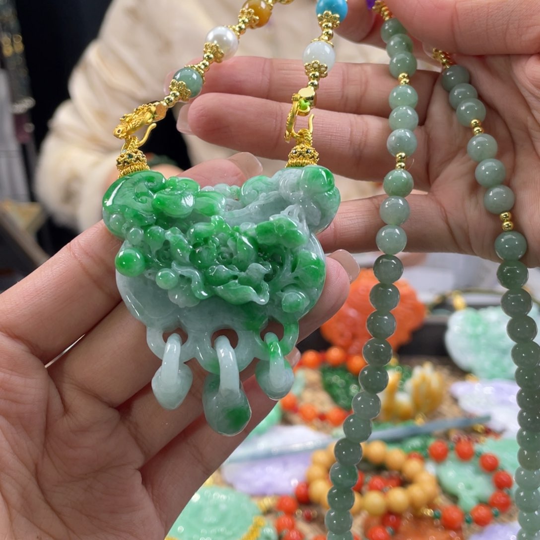 翡翠颈饰未镶嵌代编织