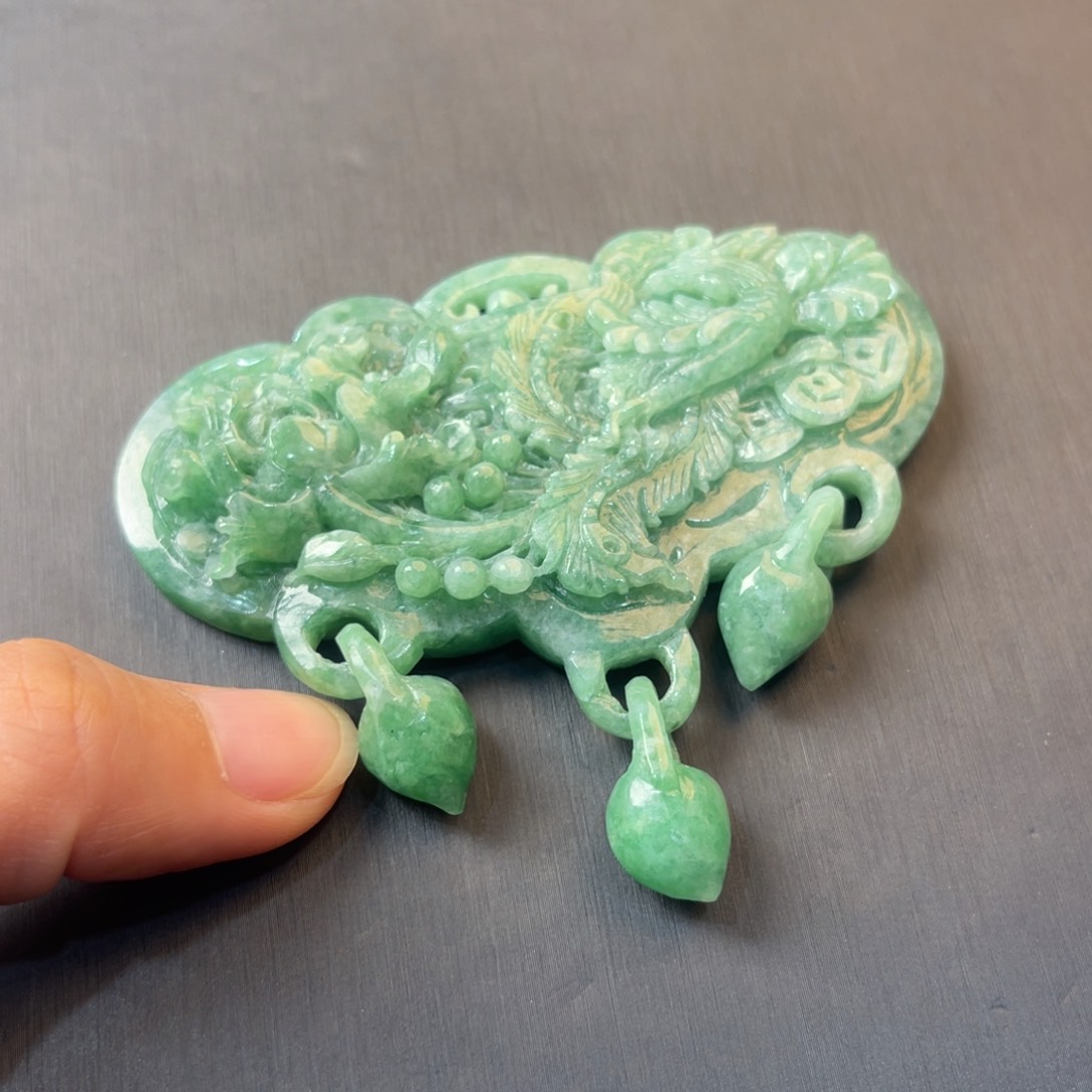 翡翠颈饰未镶嵌吊坠待编织