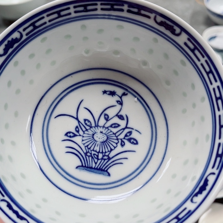 青花玲珑6寸面碗兰花