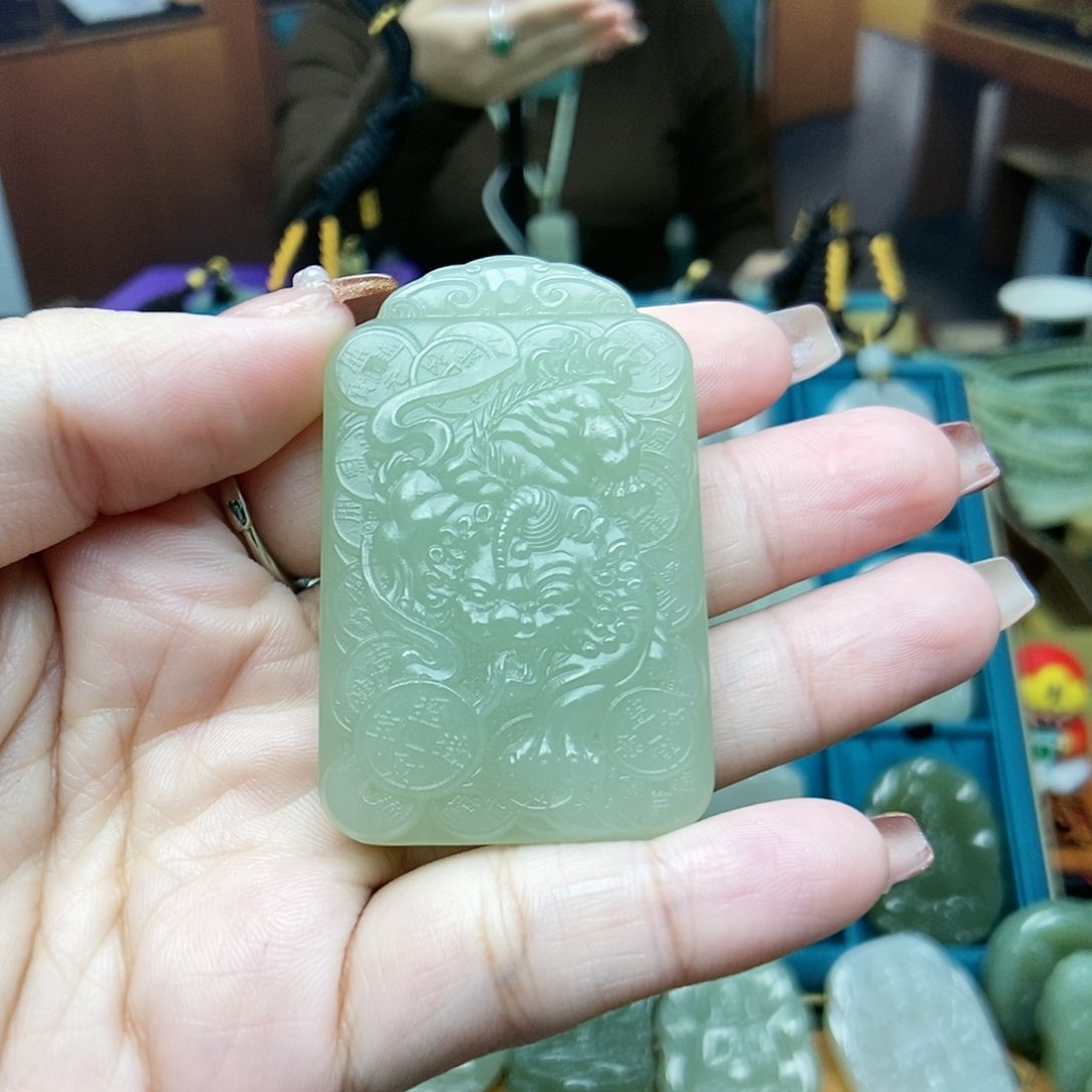 和田玉颈饰未镶嵌只**此