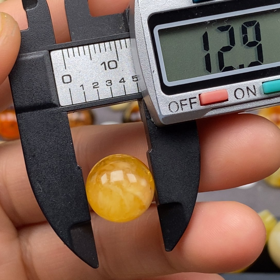 蜜蜡珠宝奇石未镶嵌