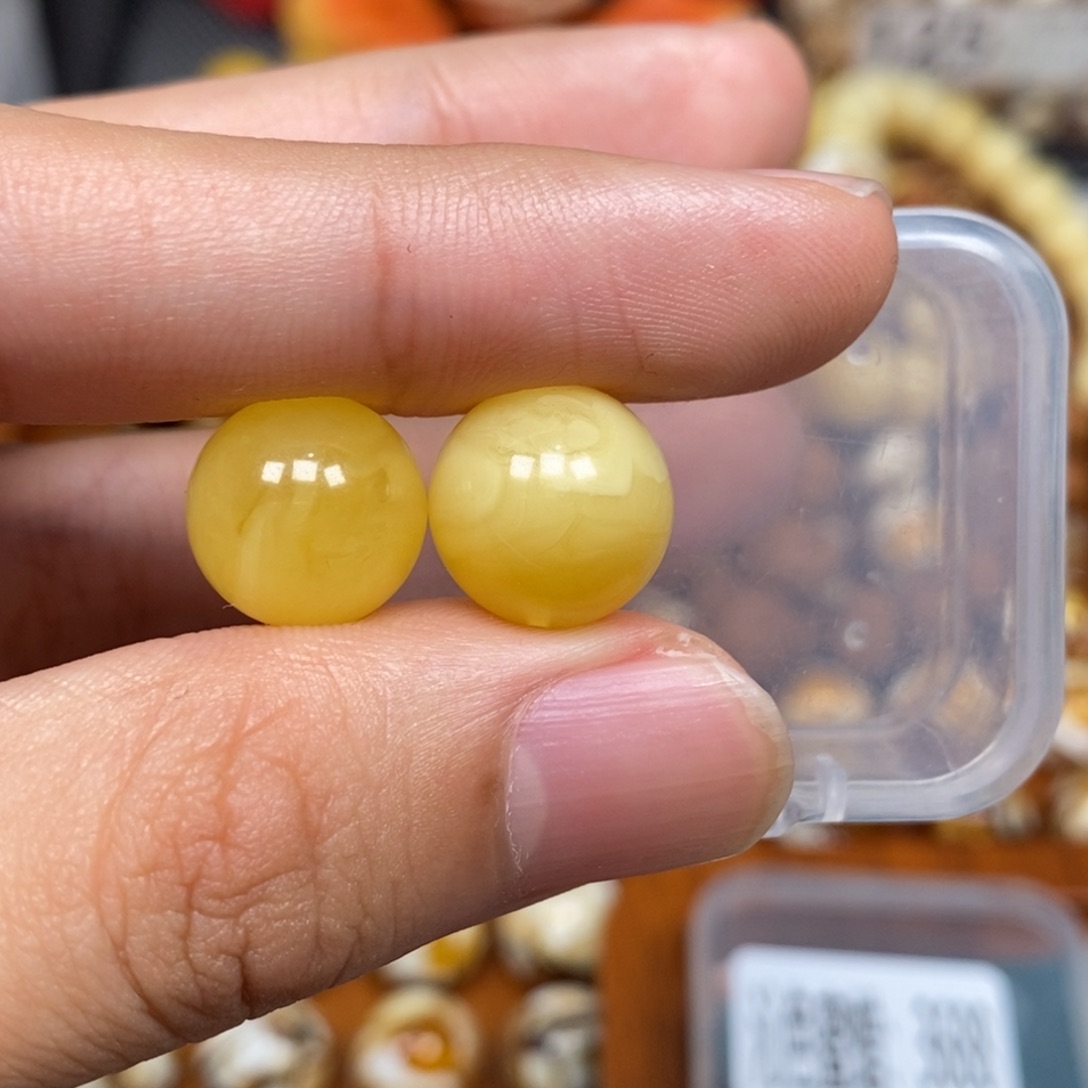 ****蜜蜡未镶嵌珠宝奇石1