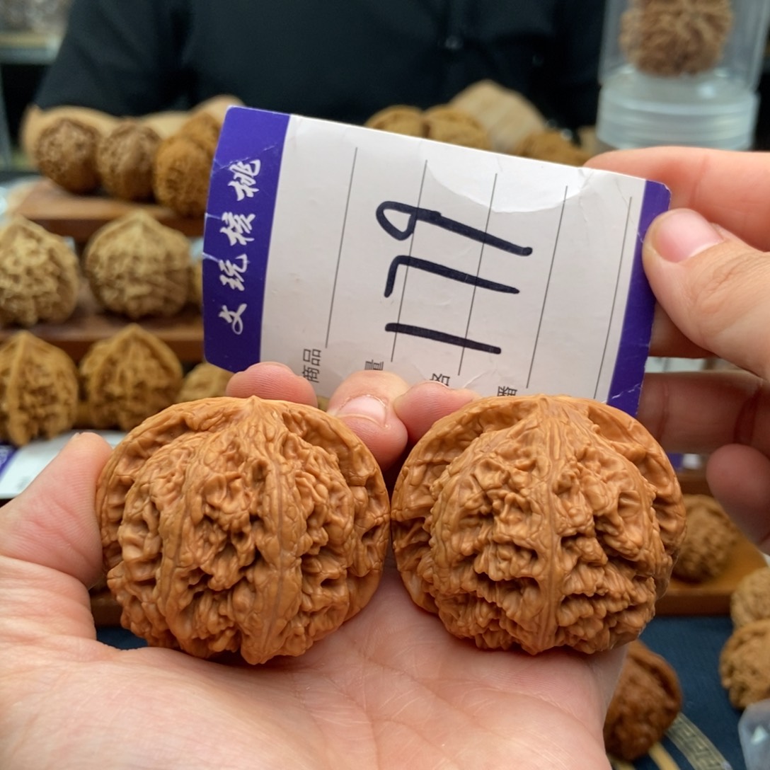 文玩核桃把件47粗筋