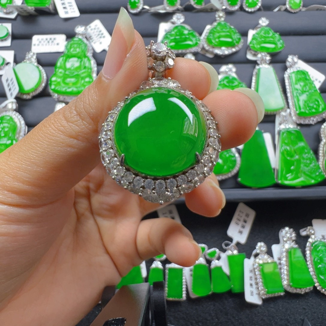 A***圆翡翠银S925镶嵌颈饰