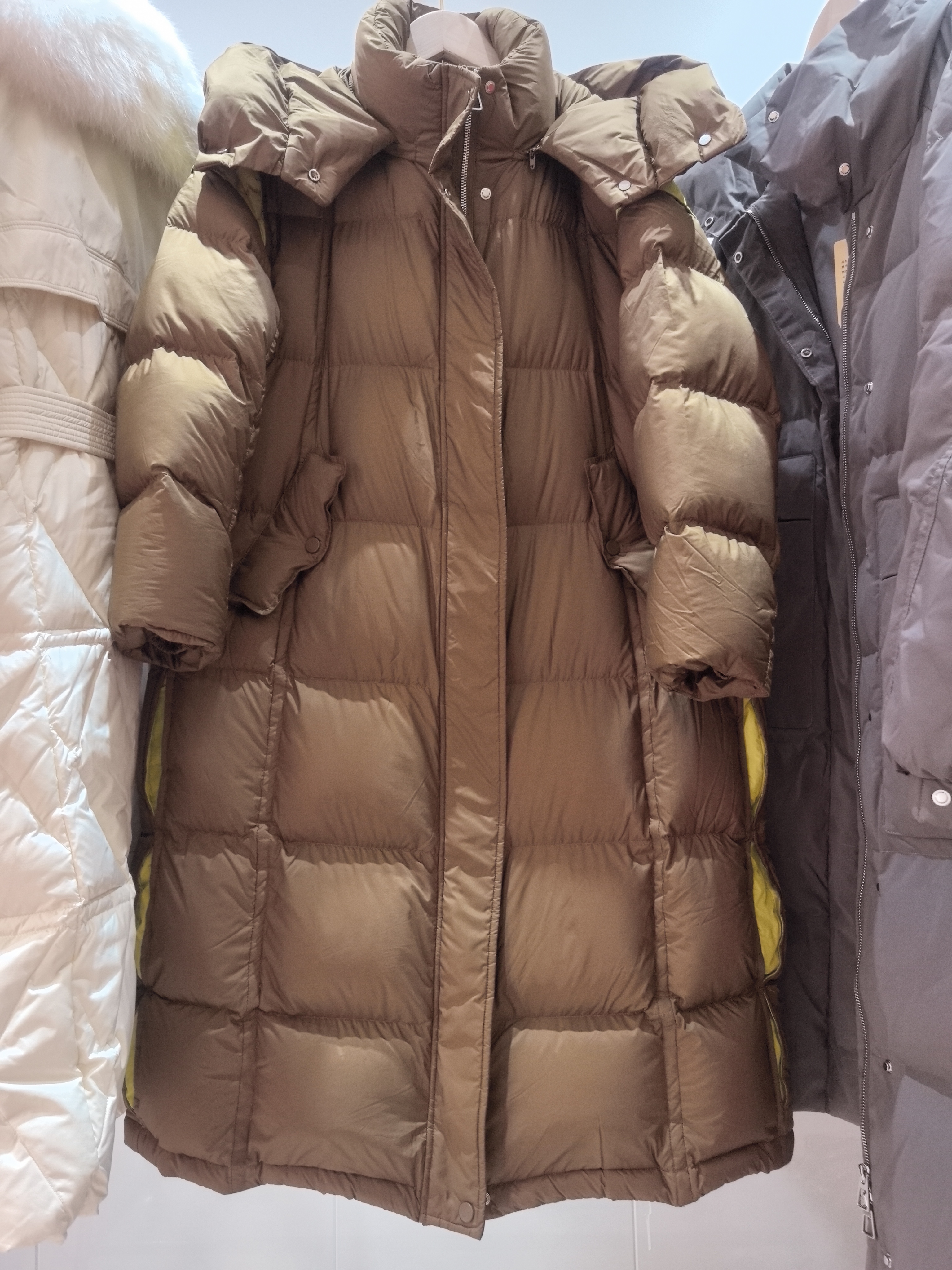 女士长款羽绒服充绒量百分之八十五舒适保暖大气柔软超轻款