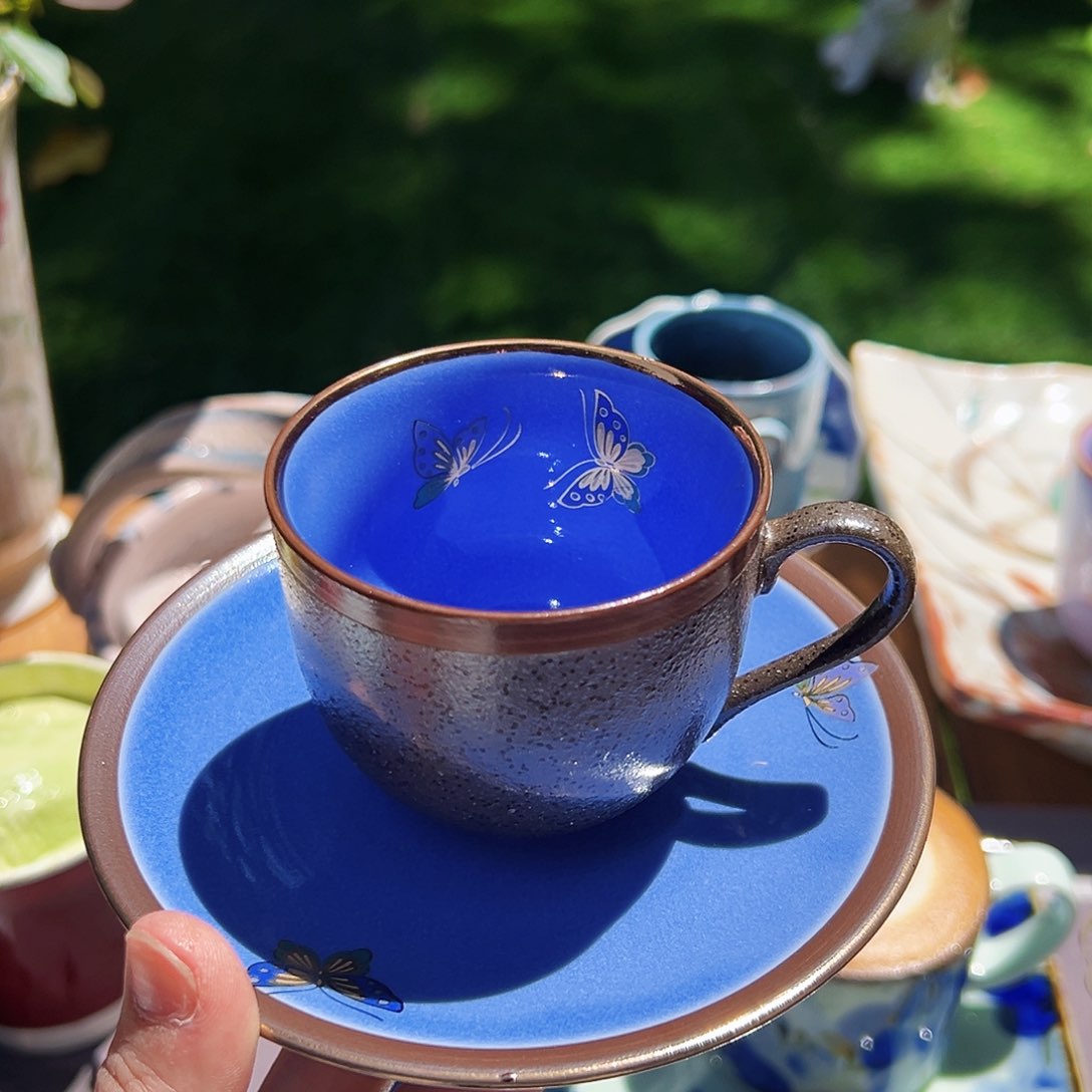 咖啡杯和茶杯是我们学校一