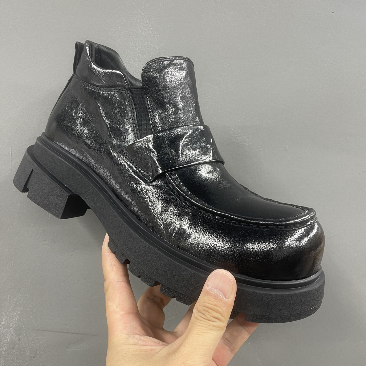 冬季 内里加绒 纯色商务休闲素面耐磨高帮皮鞋黑色百搭