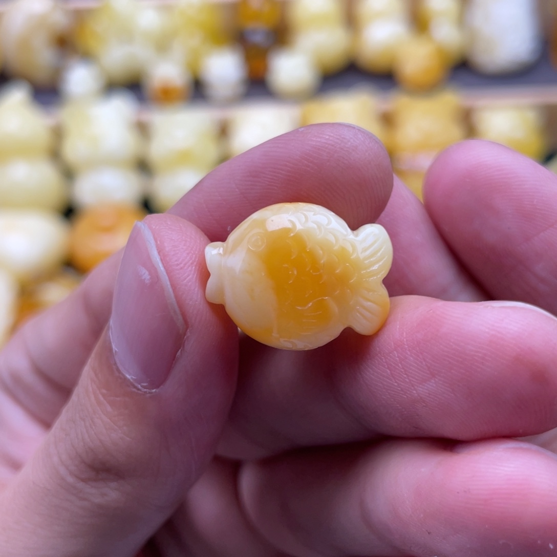 一****琥珀未镶嵌裸石蜜蜡