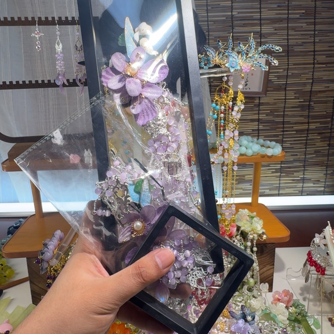 若***蝶蛇纹石玉合金发饰