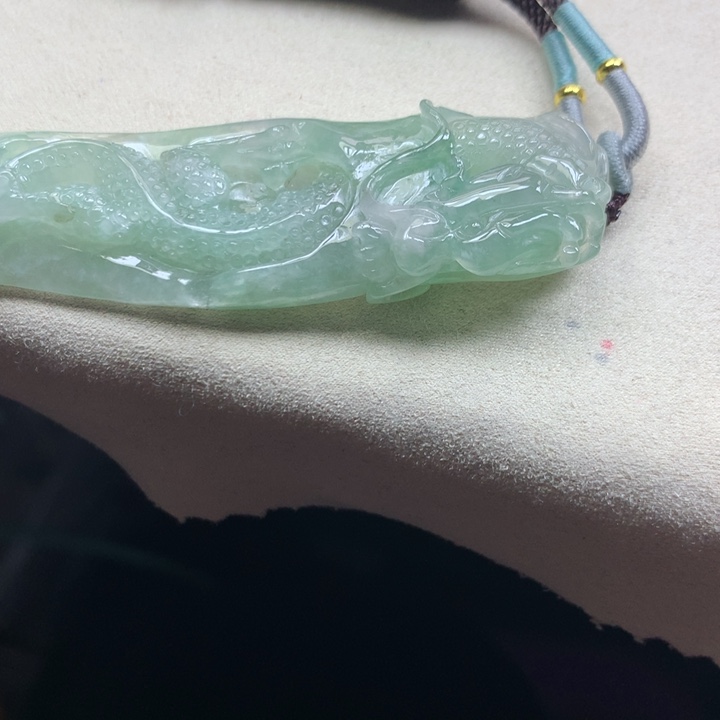 翡翠颈饰未镶嵌吊坠