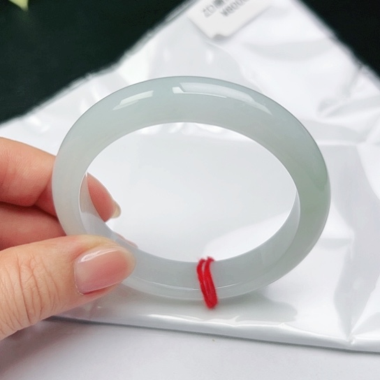 翡翠未镶嵌手镯56圈