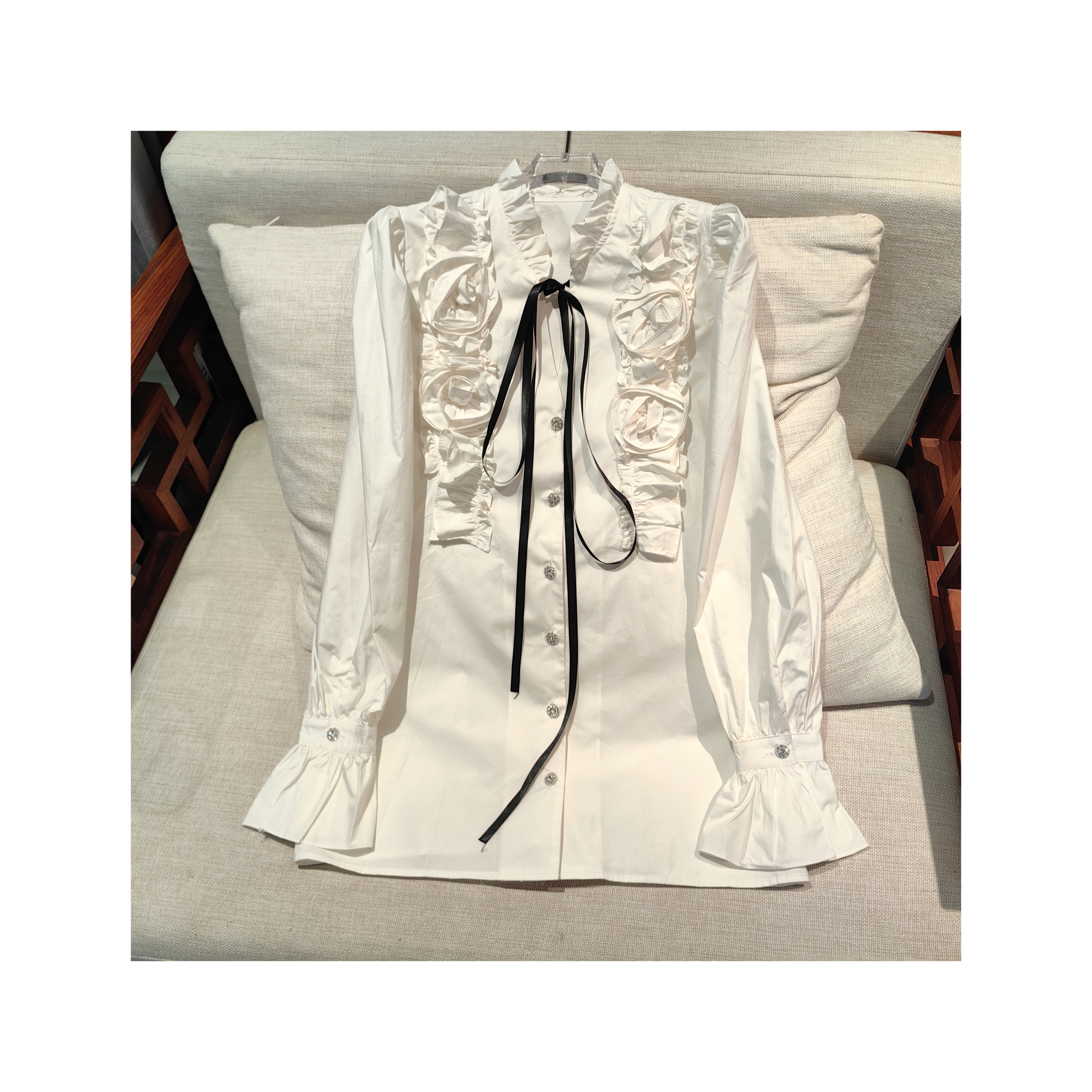 【绾君心】手工花朵V领显瘦直角肩衬衫25461626