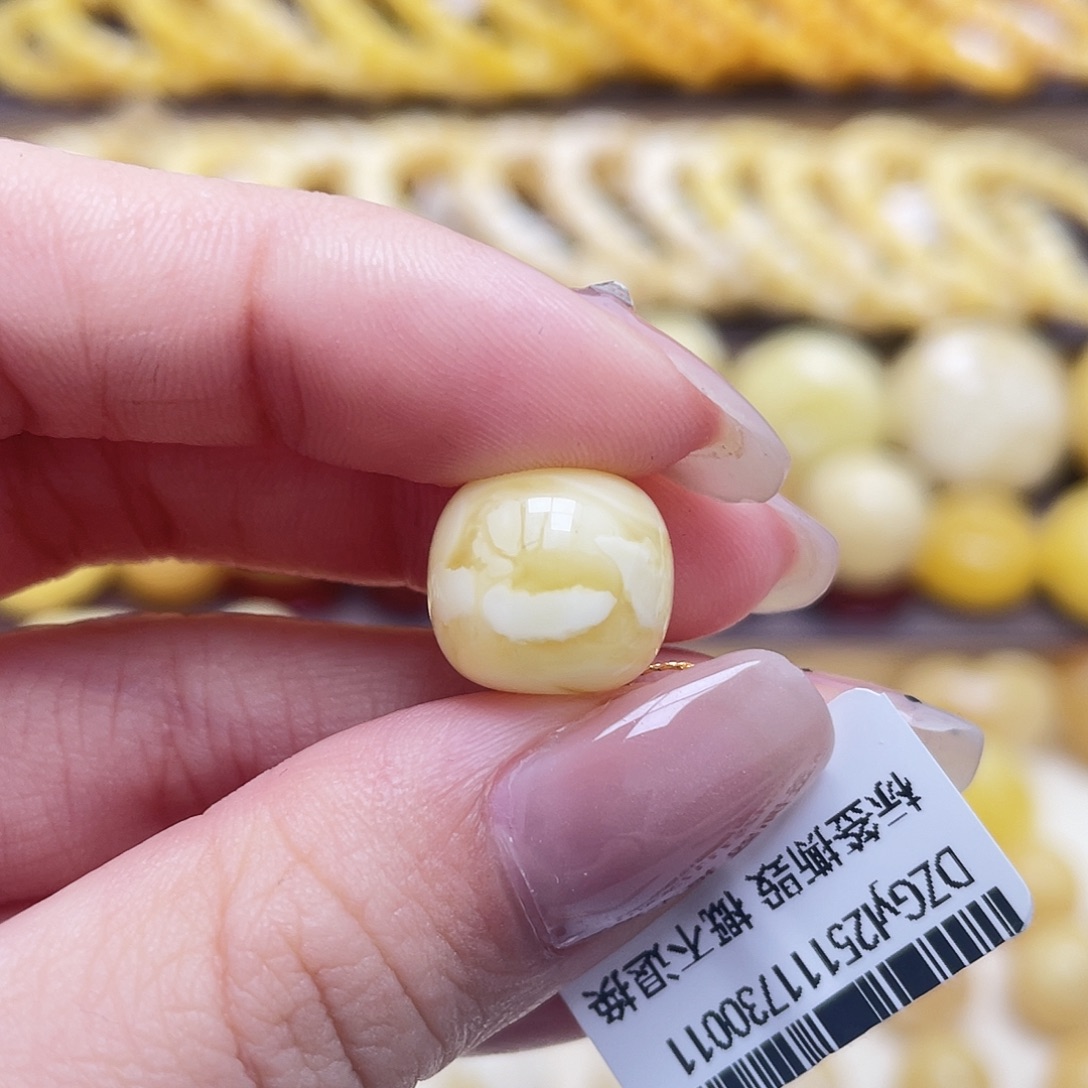 琥珀未镶嵌裸石13*11.6mm老型皮色