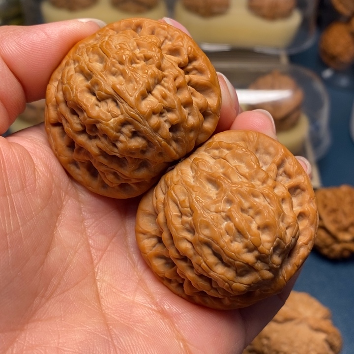 【闪购商品】文玩核桃把件金公子