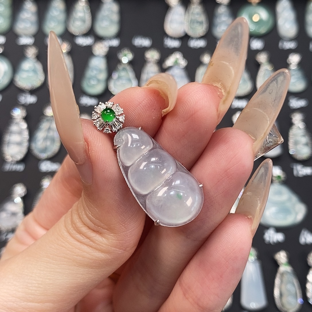 翡翠18K金镶嵌颈饰