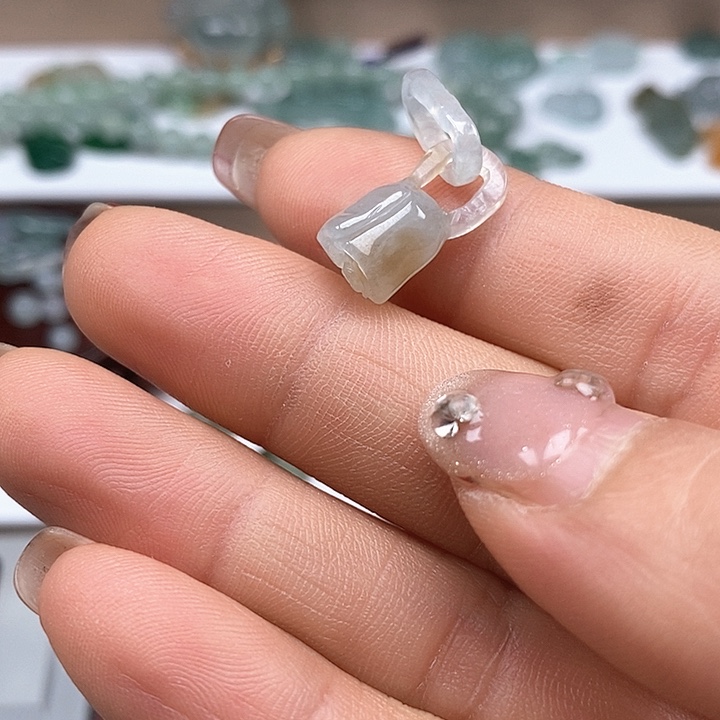 翡翠颈饰未镶嵌666688888