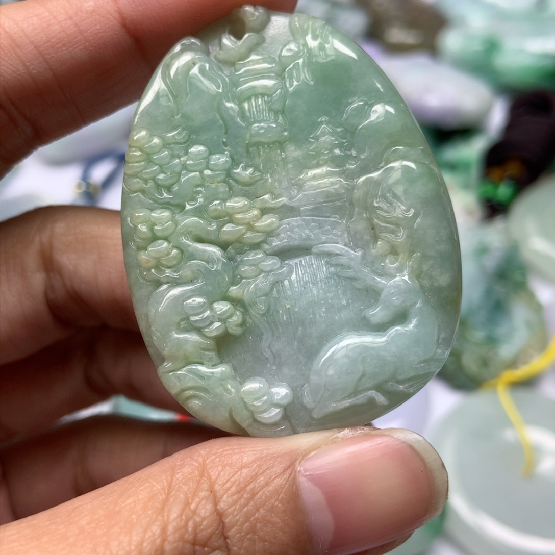 翡翠颈饰未镶嵌天然翡翠