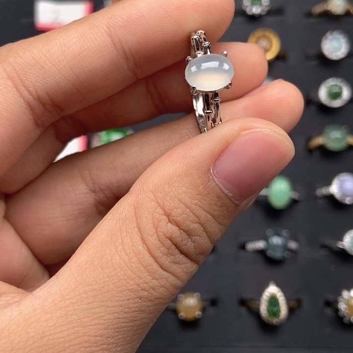 翡翠未镶嵌戒指戒指