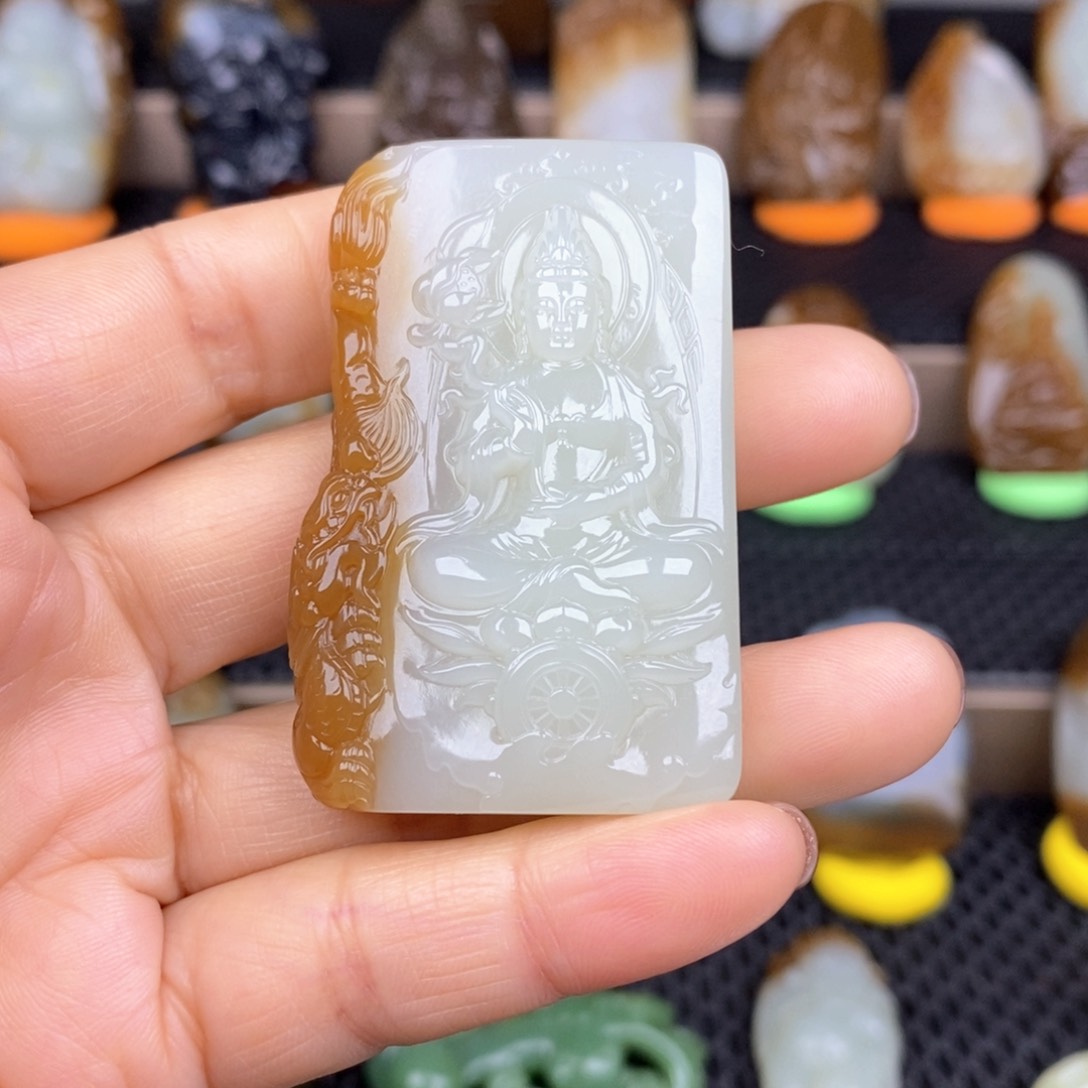 和田玉颈饰未镶嵌安**下