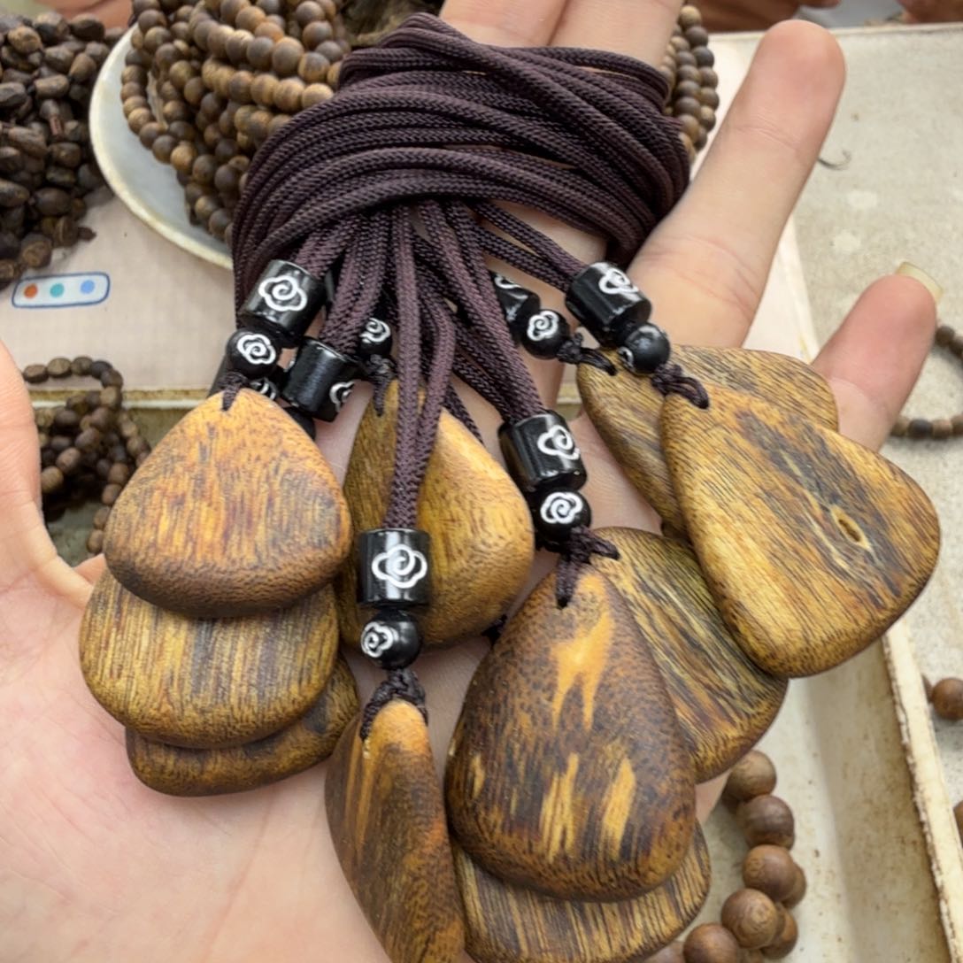 沉香碎屑沉香牌子块料多样性发一