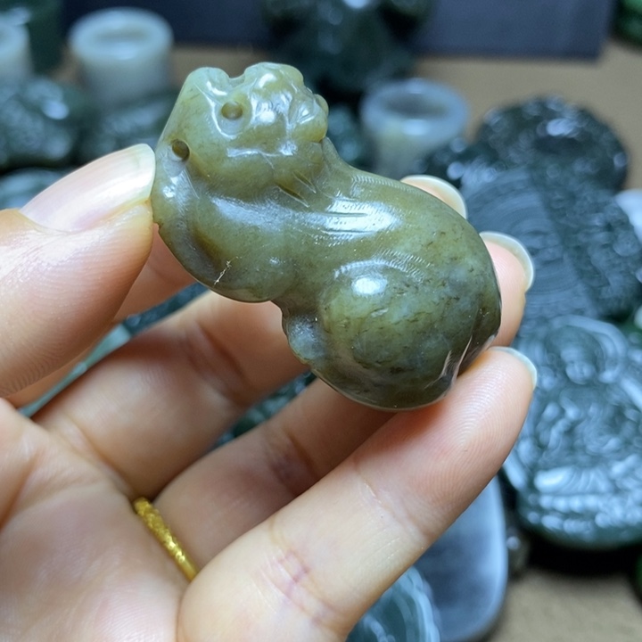 颈饰未镶嵌和田玉