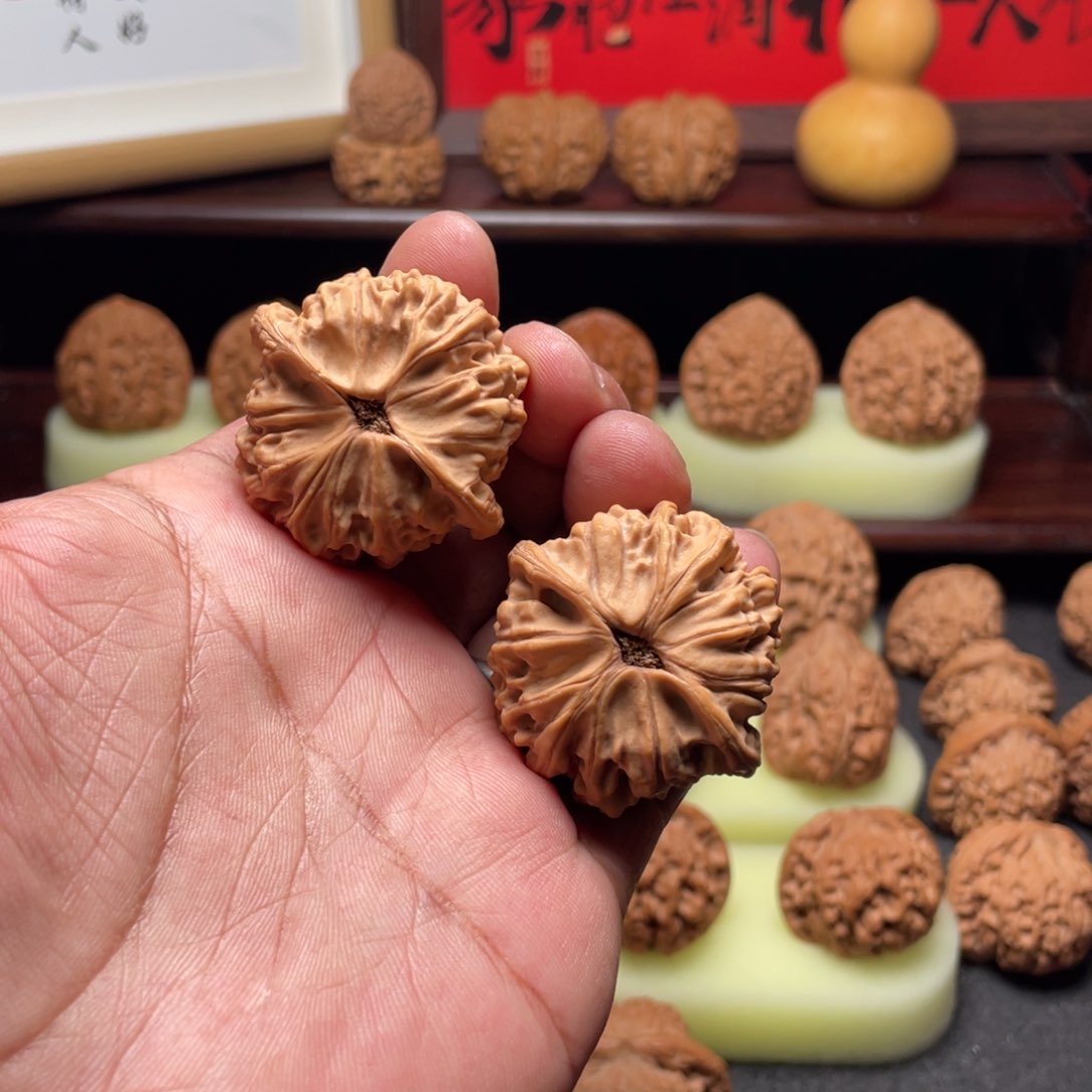 文玩核桃吊坠42天地