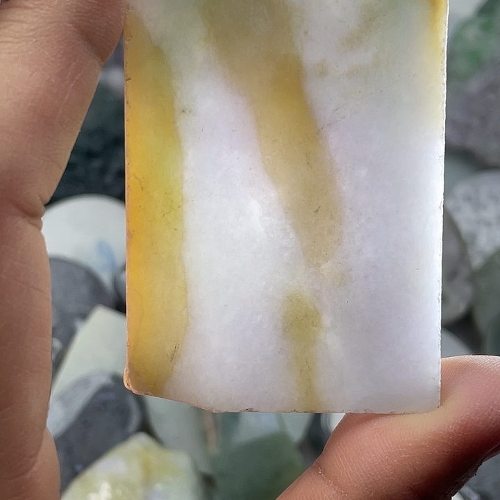 翡翠未镶嵌颈饰天然翡翠边角料