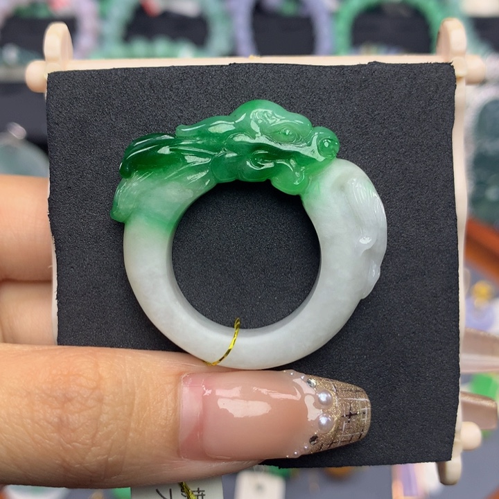 翡翠手链未镶嵌翡翠