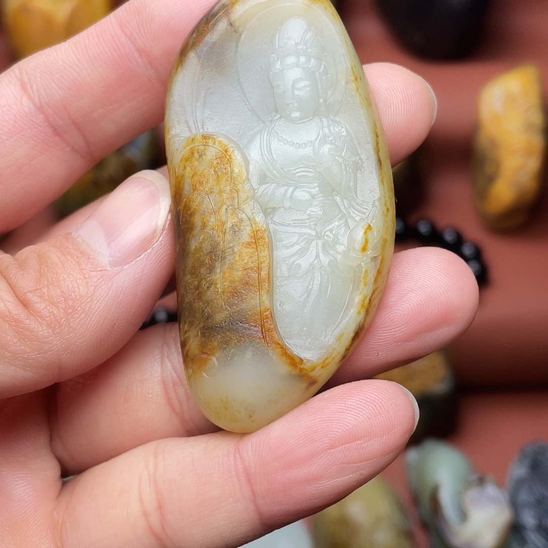 和田玉未镶嵌颈饰