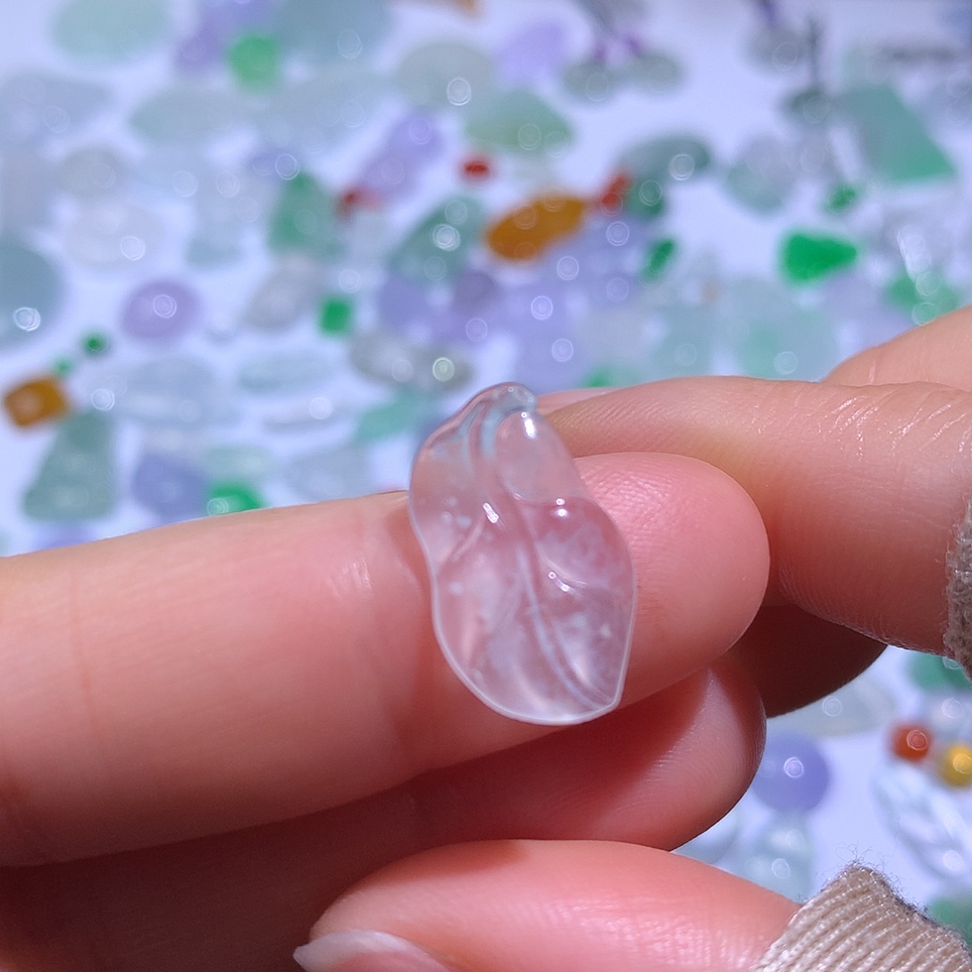 翡翠颈饰未镶嵌叶子