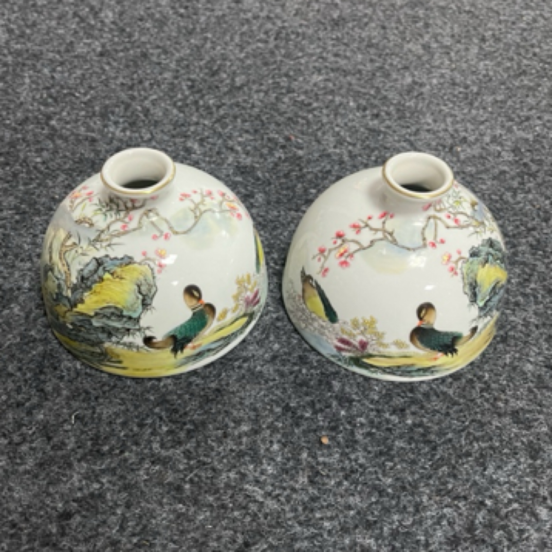 粉彩花鸟鹅摇铃尊