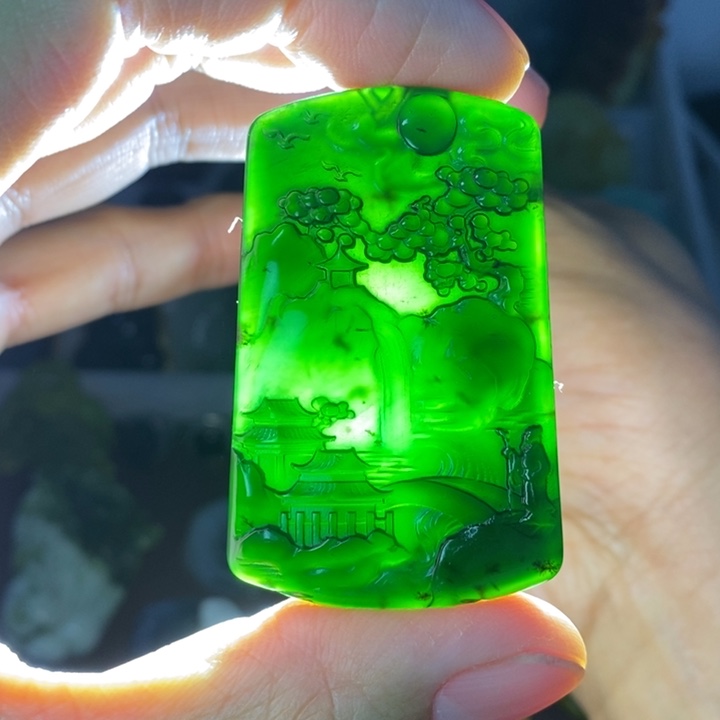 蛇纹石玉颈饰未镶嵌