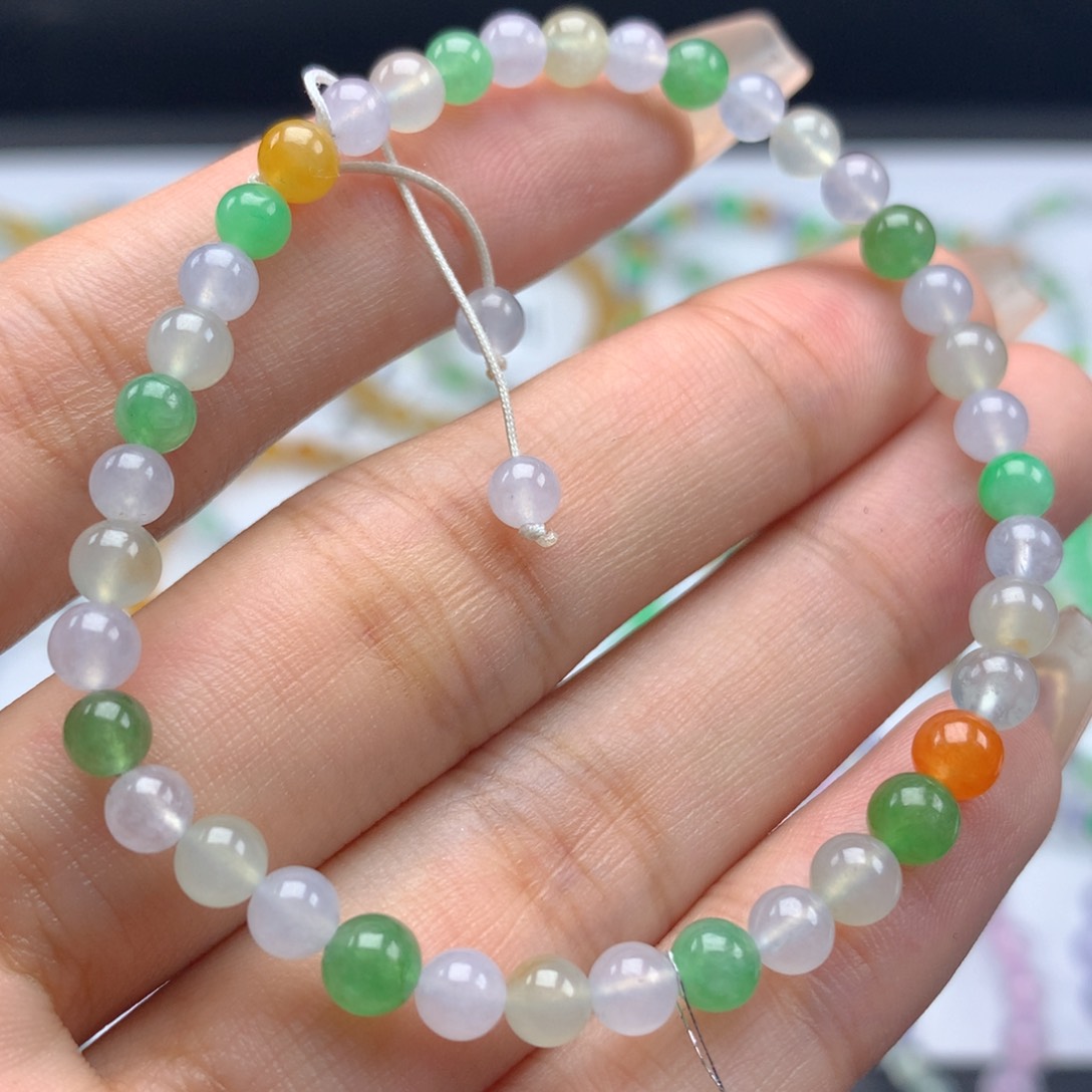 未镶嵌翡翠手链卡