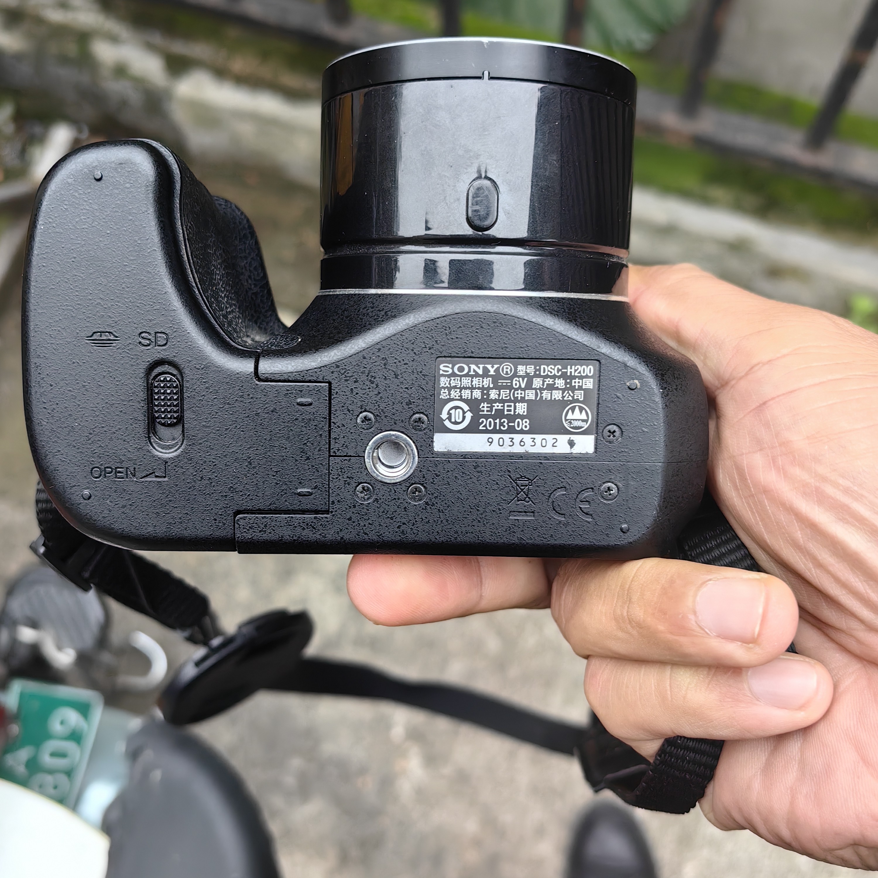 9新 Sony/索尼 索尼h200相机，功能全好，屏幕有瑕疵，五号电池自备