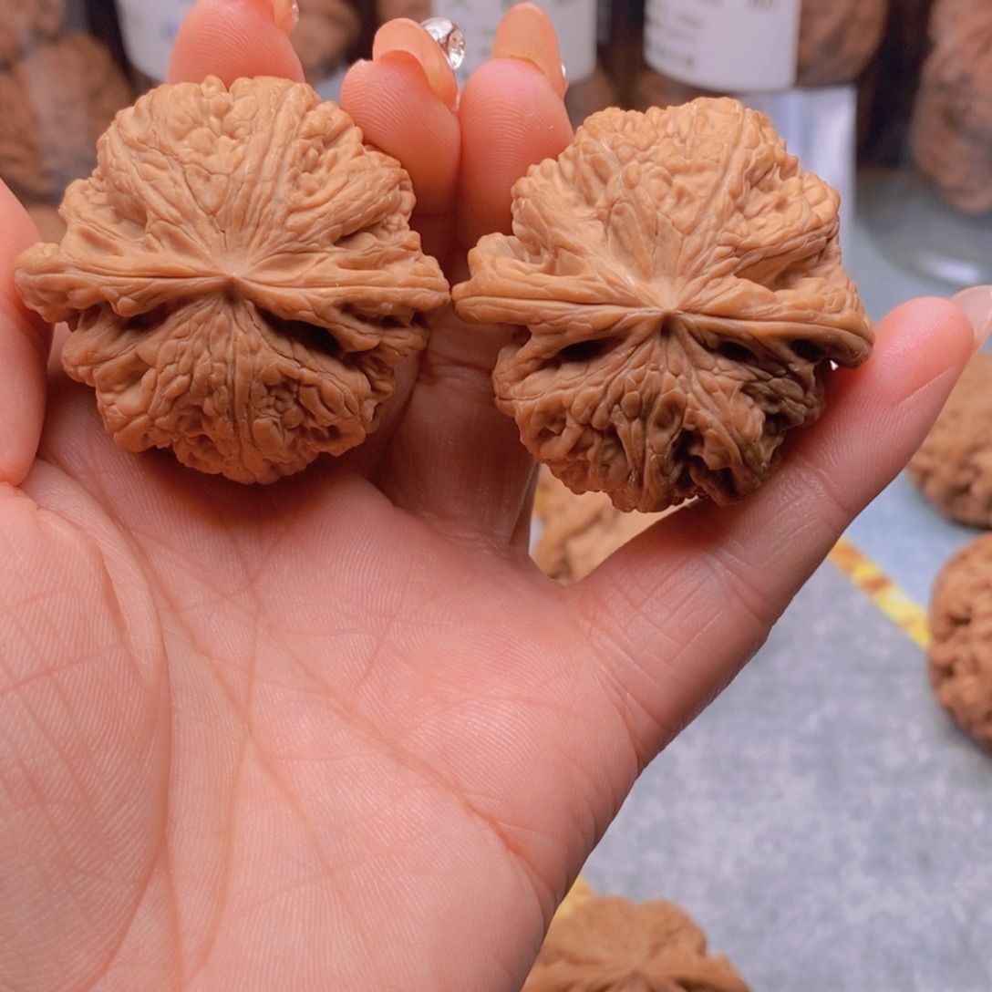 薑***炜核桃文玩核桃手把件粗筋43