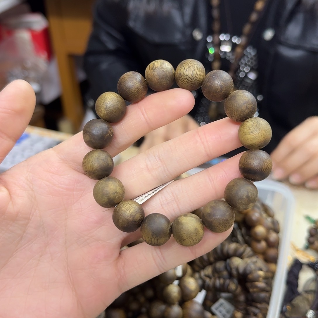 沉香木手串白棋单圈 1.4-13 克多样性发一