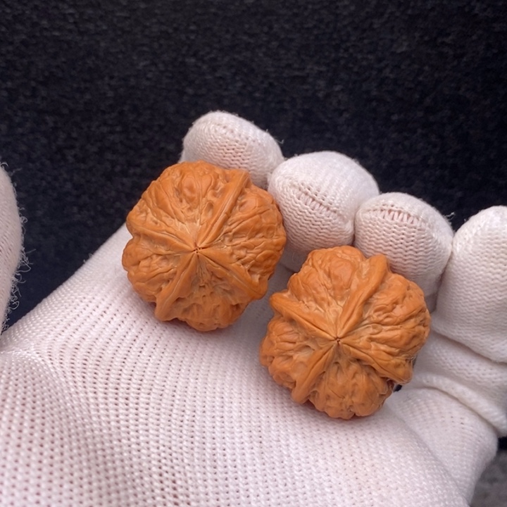 文玩核桃把件四棱豆腐块