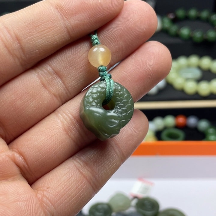 和田玉吊坠(不含链)未镶嵌新疆沙枣青子龙吊坠