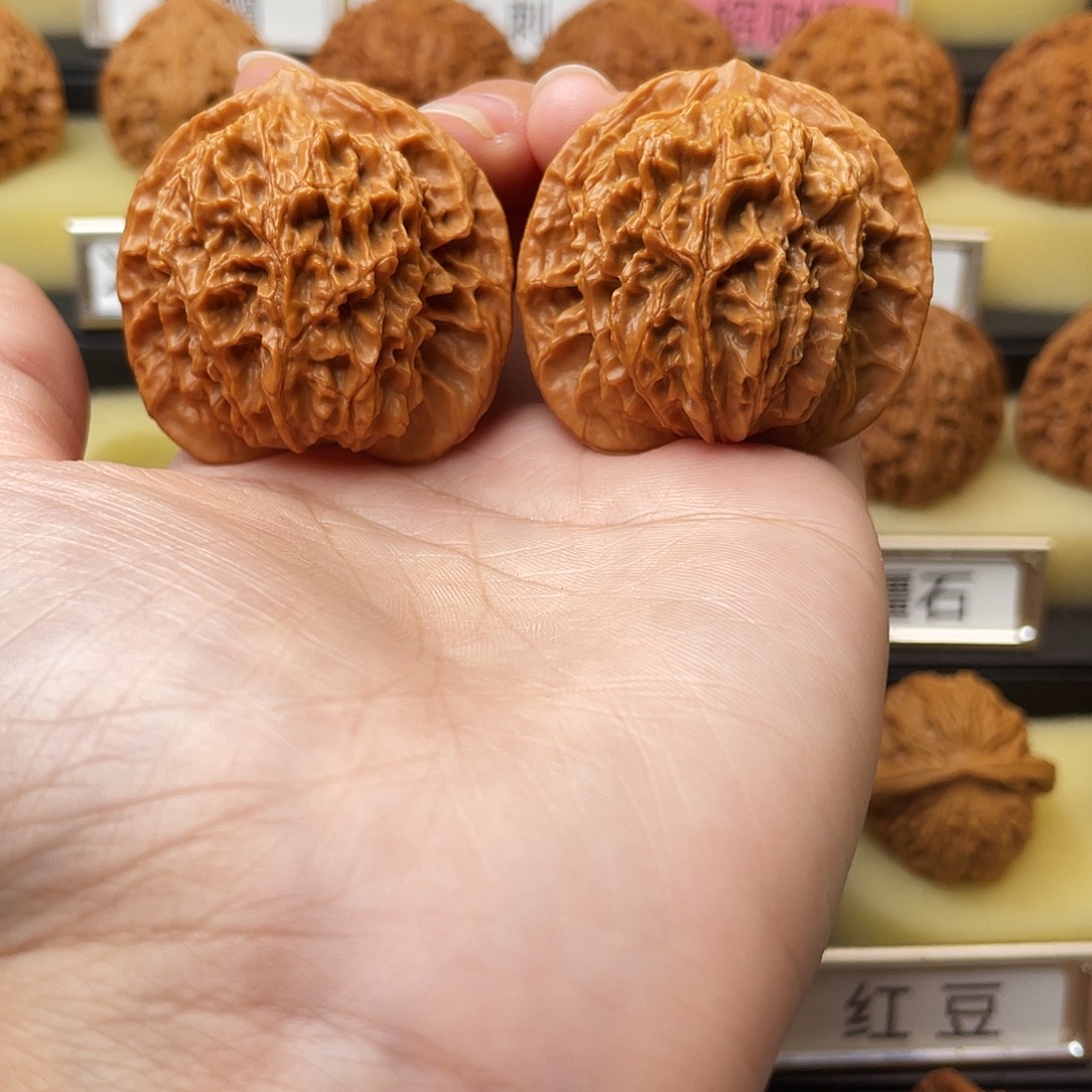 文玩核桃吊坠盘龙纹43尺400