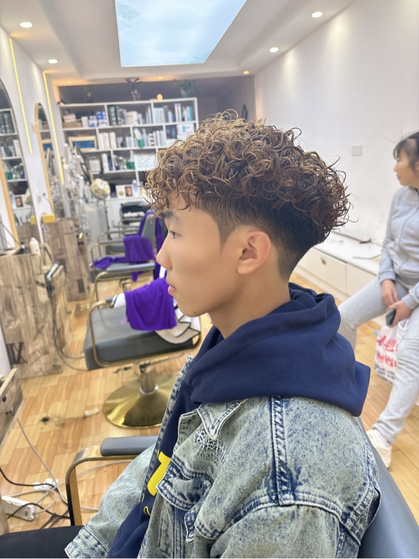 专业烫＇染二选一（不包括剪］