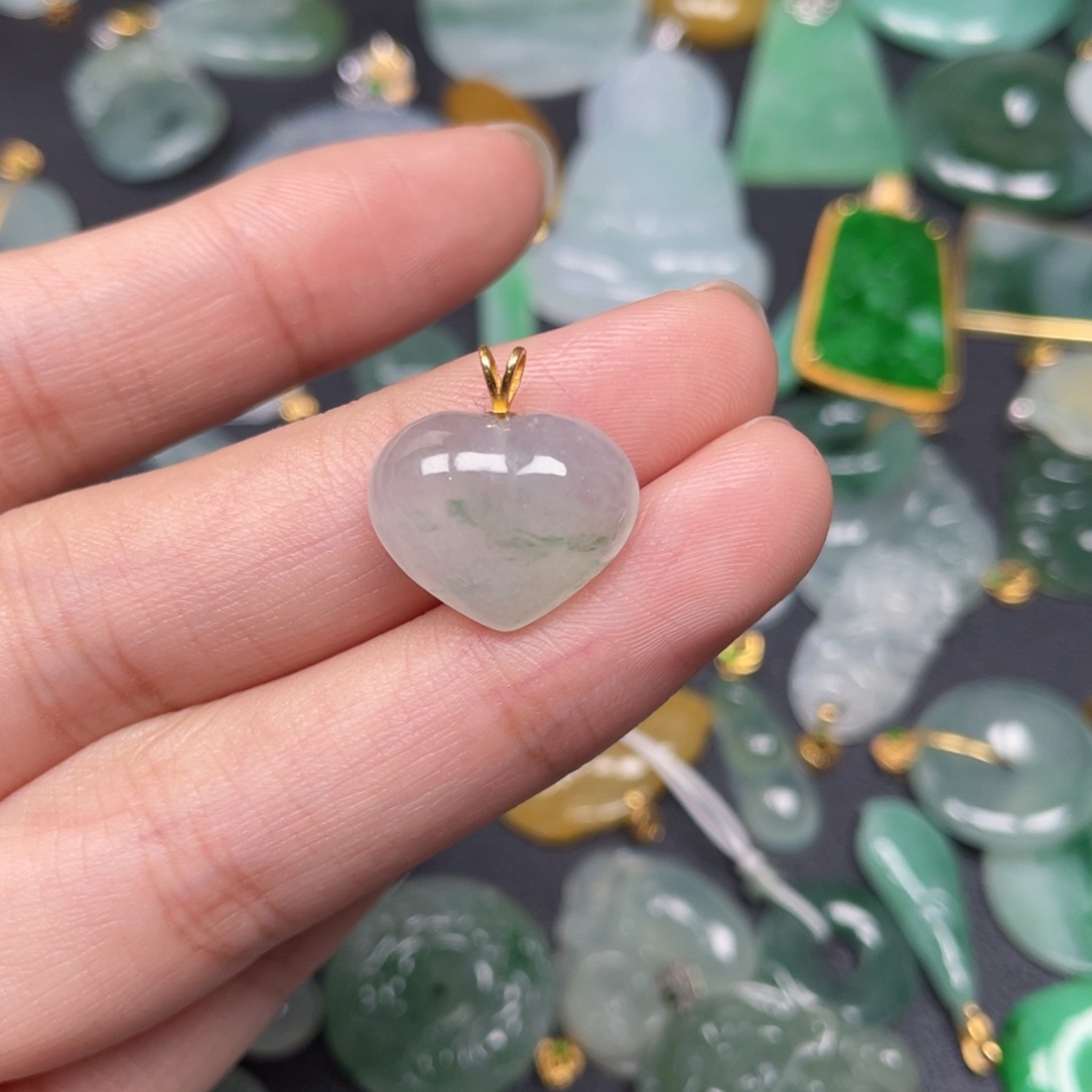 翡翠颈饰18K金镶嵌翡翠