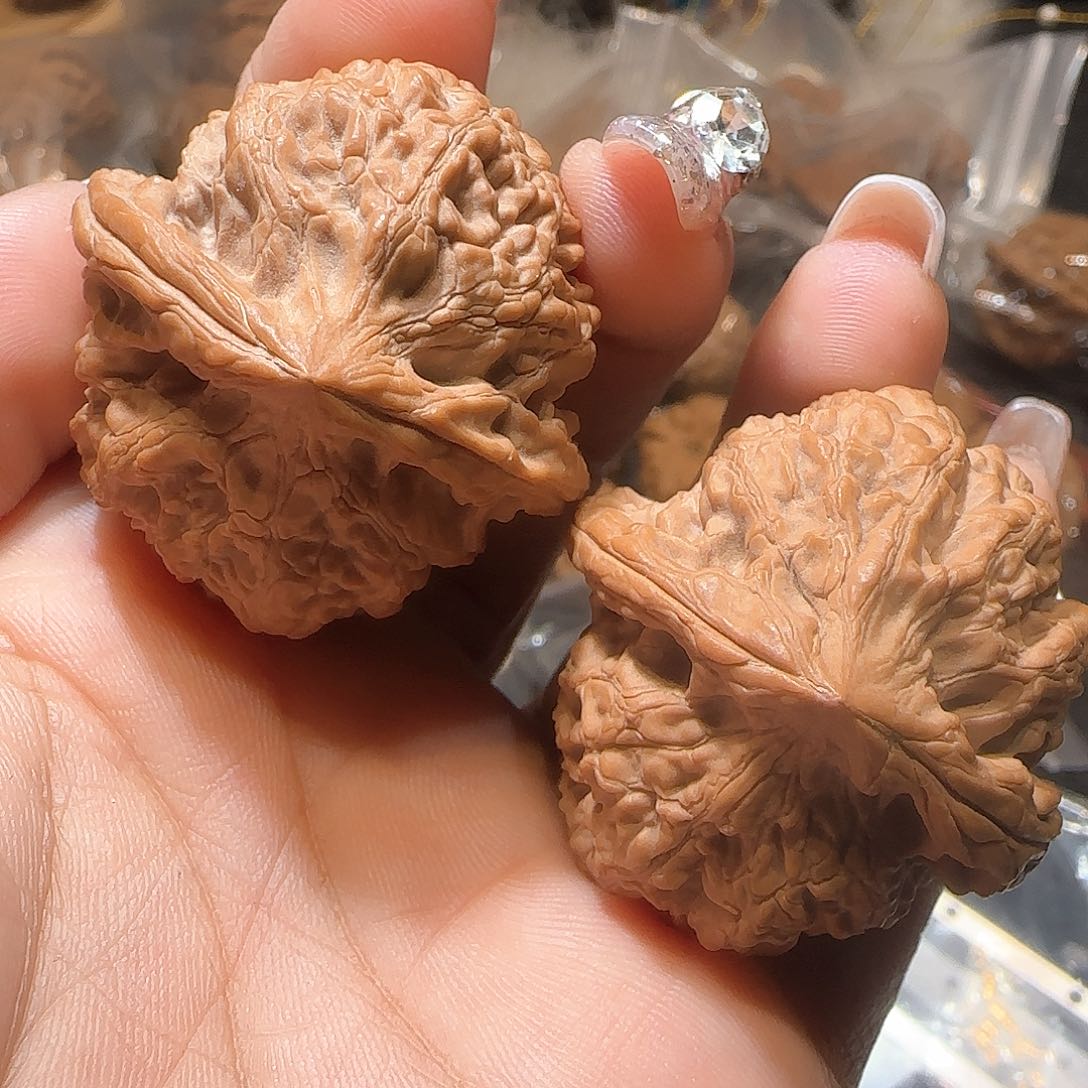 文玩核桃吊坠꧁****꧂牡丹纹40➕打底