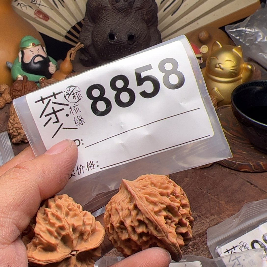 【闪购商品】文玩核桃吊坠今天