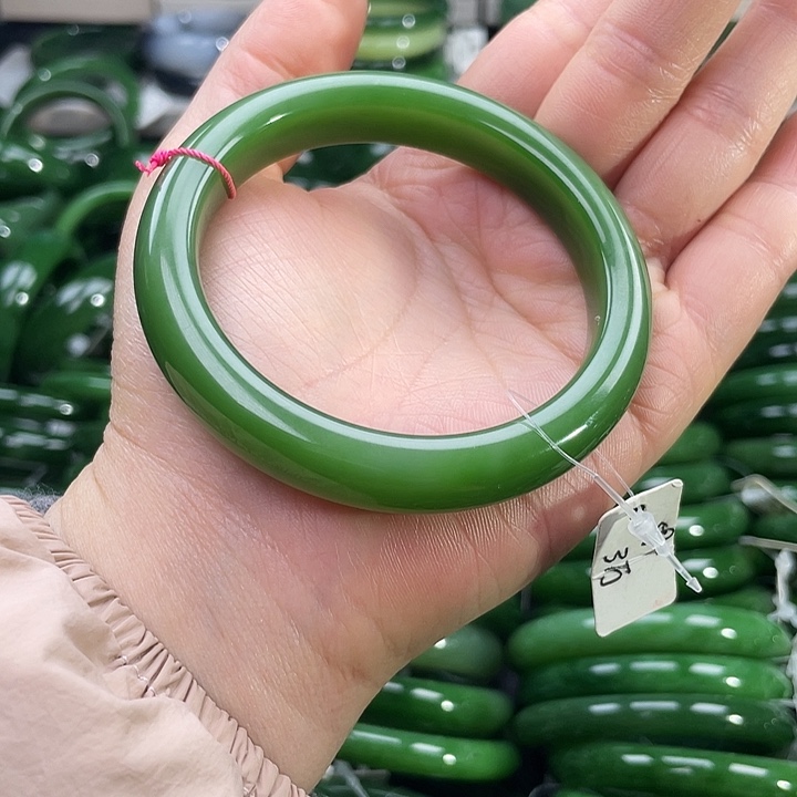 未镶嵌手镯和田玉（碧玉）