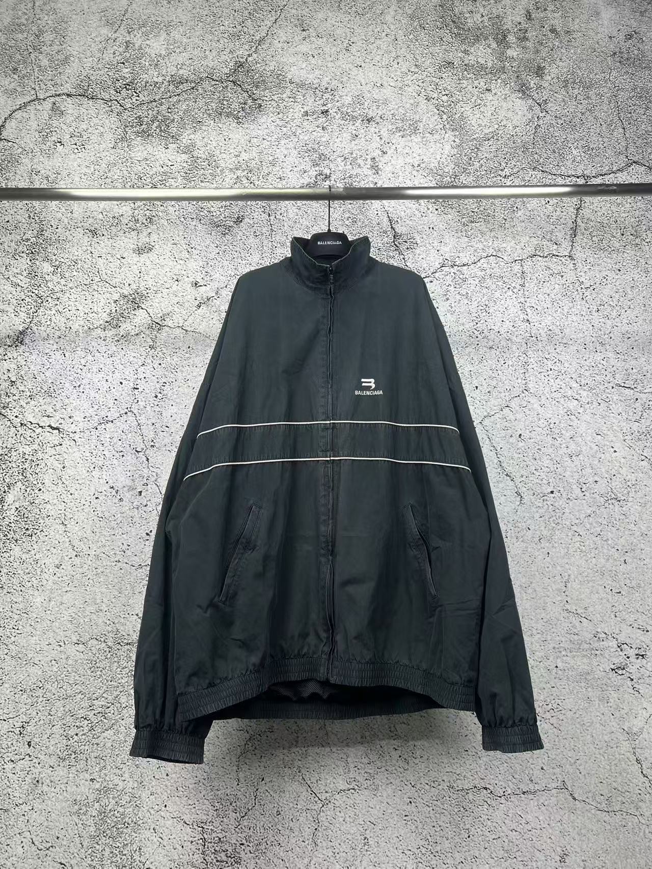 未使用 Balenciaga/巴黎世家 水洗双勾刺绣冲锋衣/52码/R0396