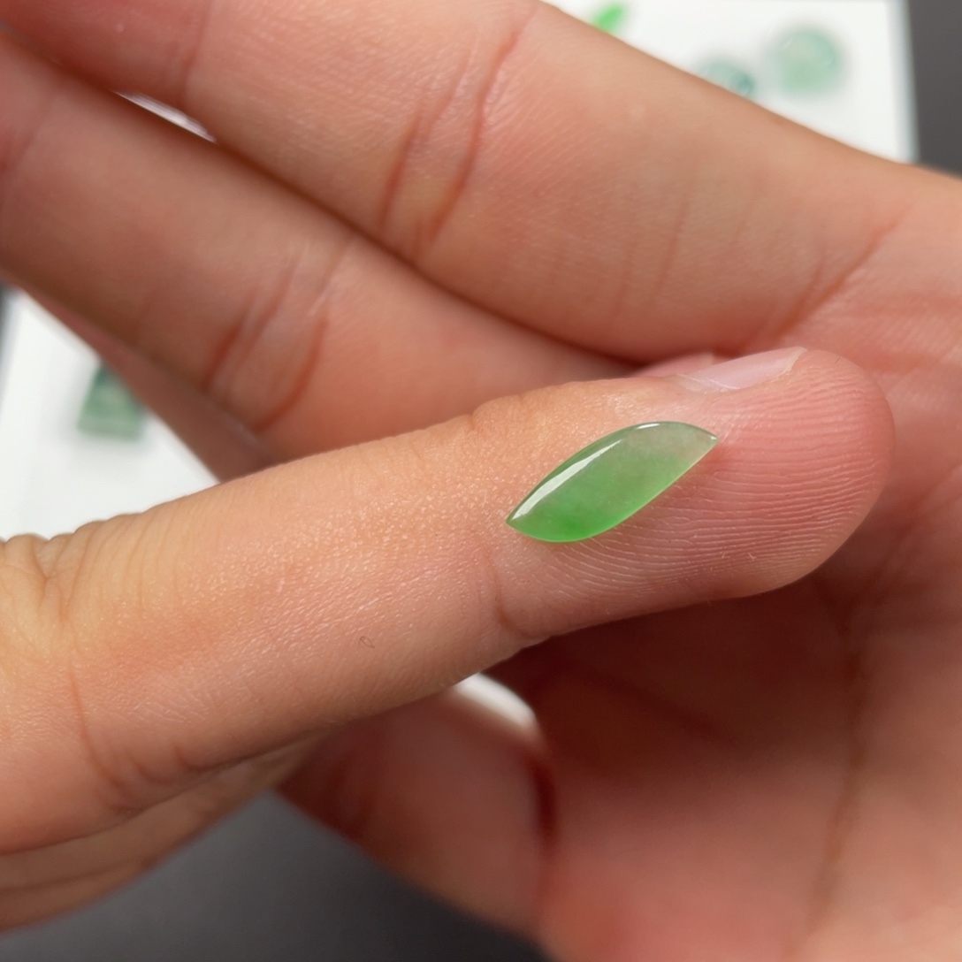 翡翠未镶嵌挂件翡翠