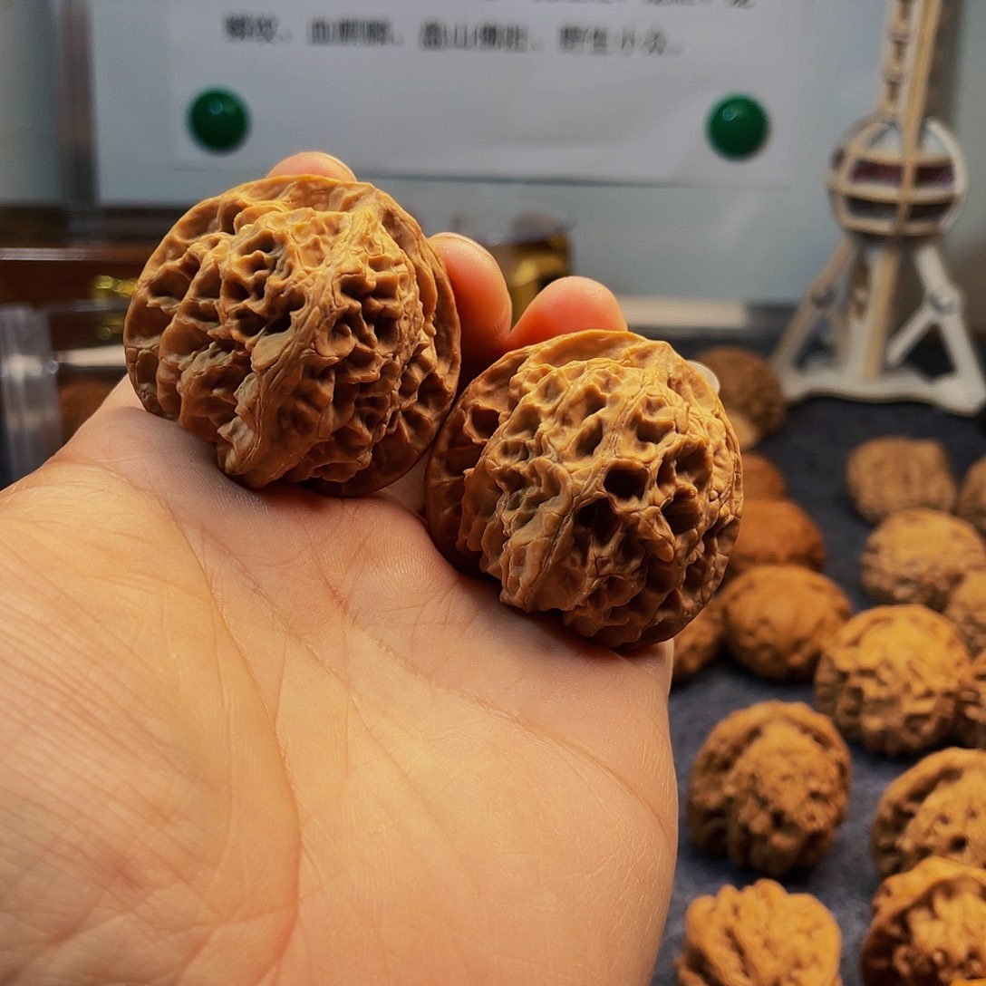 猴头核桃把件如**风山地苹果42尺